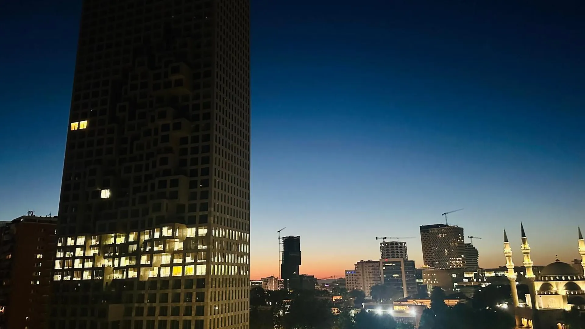 Amo Tower Tirana Center Apartment 0*,